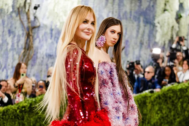 Очень (и очень) длинные волосы — главная прическа Met Gala 2026