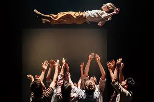 Что нужно знать о спектакле Grand Finale Хофеша Шехтера