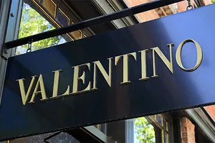 Valentino выпустят коллекцию средств для макияжа