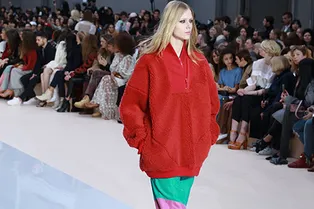 Последняя коллекция Клэр Уэйт Келлер для Chloé Последняя коллекция Клэр Уэйт Келлер для Chloé