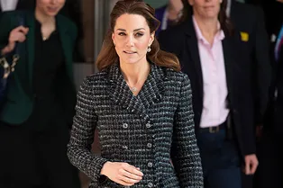Кейт Миддлтон в костюме мечты Dolce & Gabbana посетила детский госпиталь
