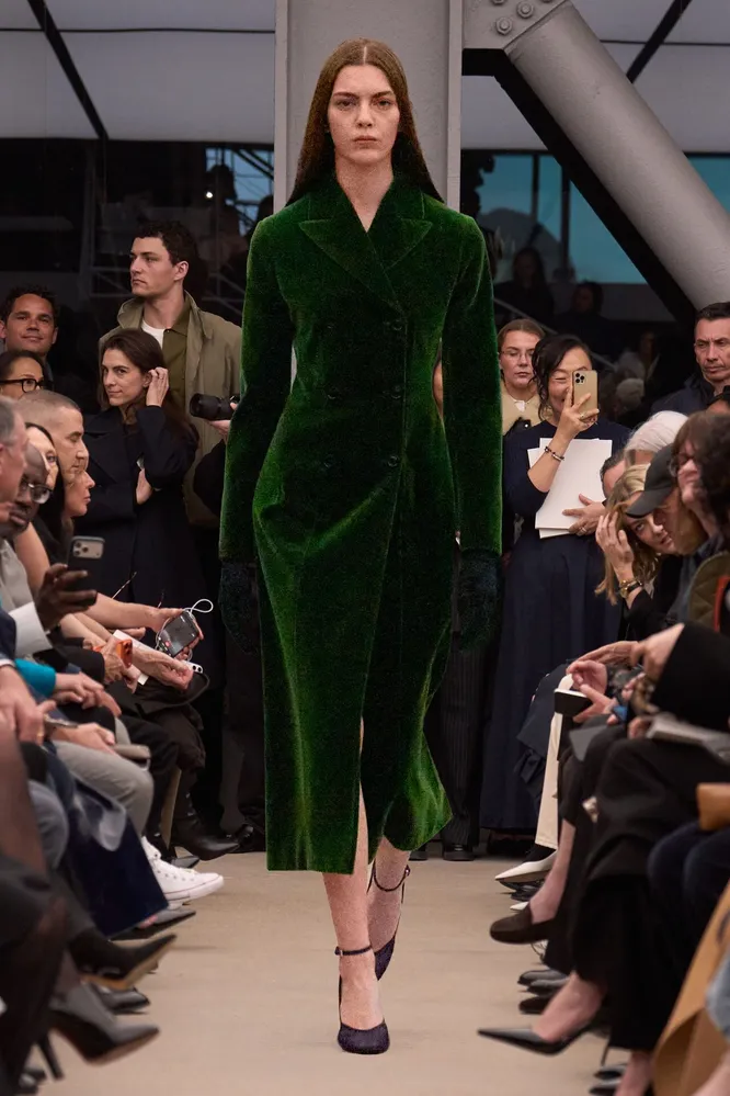 Alaïa осень-зима 2026/27 Alaïa осень-зима 2026/27