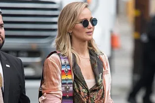 Назад в 70-е: Дженнифер Лоуренс и ее идеальный образ современной хиппи