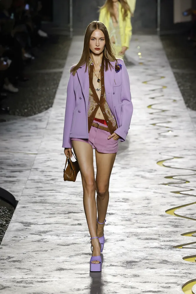 Versace весна-лето 2025 Versace весна-лето 2025