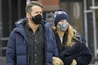 Что надеть на прогулку по городу? Блейк Лайвли в шубе-«чебурашке» под руку с Райаном Рейнольдсом