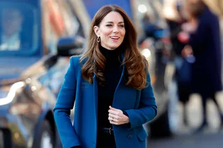 Вместо бриллиантов: Кейт Миддлтон надела сережки Accessorize за 700 рублей во время первого выхода в 2022