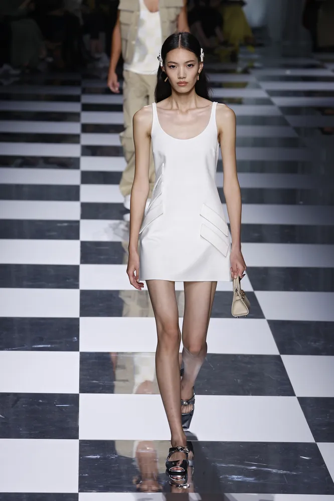 Versace весна-лето 2024