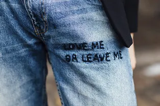 10 пар джинсов, которые даже самый простой комплект сделают запоминающимся