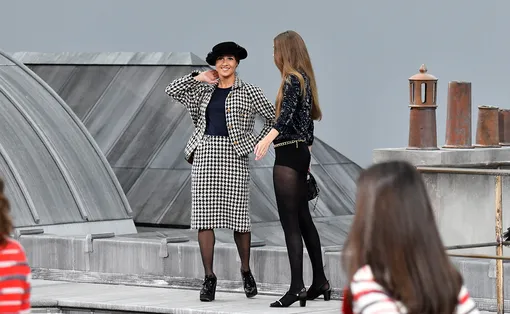 Джиджи Хадид выгнала самозванку с подиума во время показа Chanel