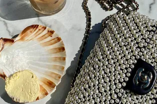 10 самых нарядных сумочек на Новый год — для себя и в подарок