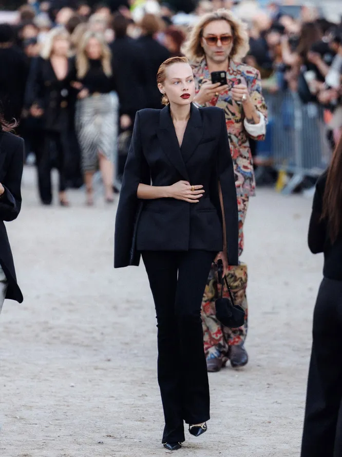 Вита Клац на показе Schiaparelli