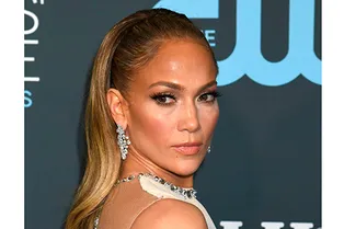 Как подобрать прическу под платье