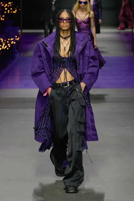 Versace весна-лето 2023 Versace весна-лето 2023