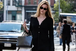 Если вас не отпускает стиль Кэролин Бессетт-Кеннеди, вот 6 идей от дизайнеров Если вас не отпускает стиль Кэролин Бессетт-Кеннеди, вот 6 идей от дизайнеров