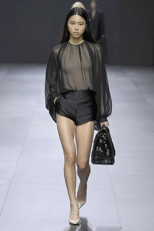 Valentino весна-лето 2023 Valentino весна-лето 2023