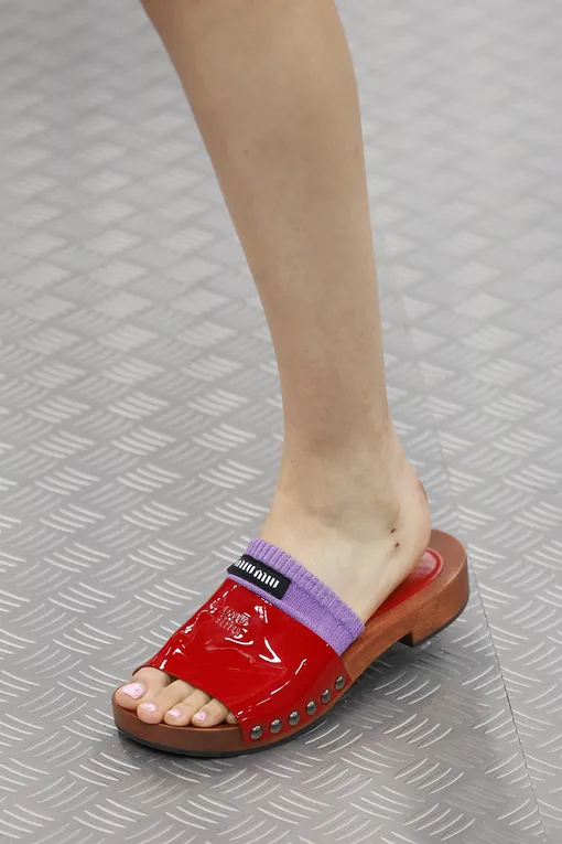 Miu Miu весна-лето 2025 Miu Miu весна-лето 2025