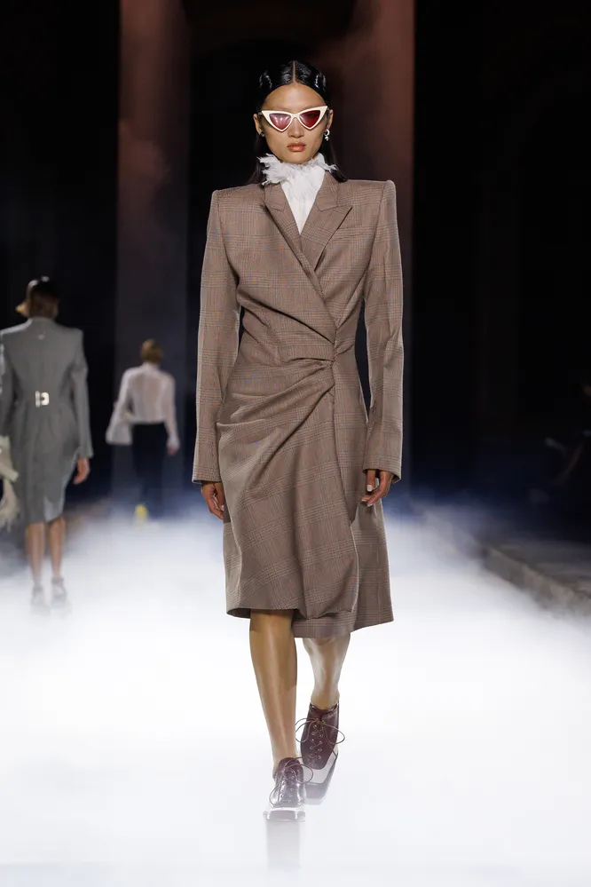 Alexander McQueen весна-лето 2025
