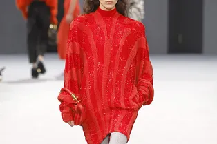 Два в одном: как стилизовать платье-свитер Два в одном: как стилизовать платье-свитер