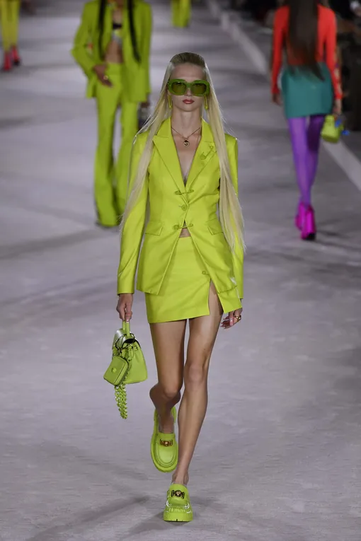 Versace весна-лето 2022