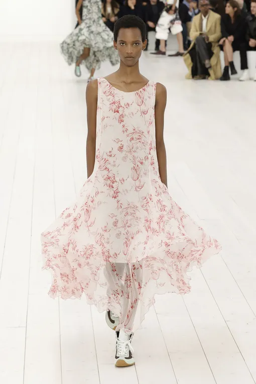 Loewe весна-лето 2025 Loewe весна-лето 2025