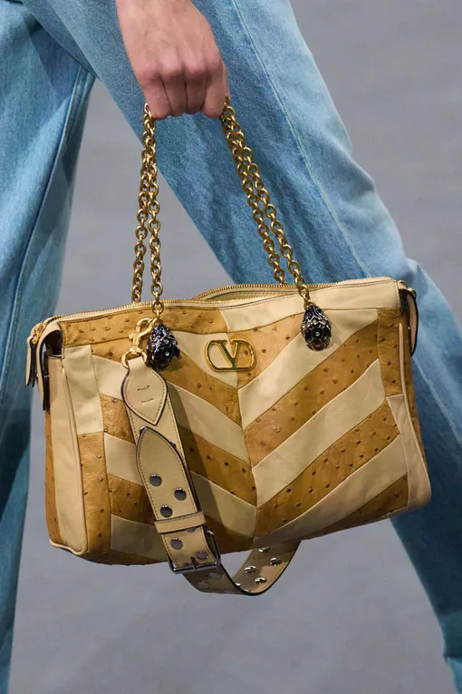 Сумка Valentino Panthea, коллекция весна-лето 2026 Сумка Valentino Panthea, коллекция весна-лето 2026