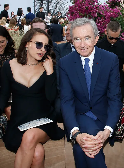 Бернар Арно и Натали Портман на показе Christian Dior Haute Couture осень/зима 2017-2018 Бернар Арно и Натали Портман на показе Christian Dior Haute Couture осень/зима 2017-2018