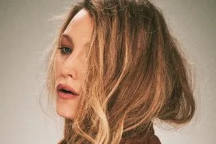 Усмирить или подружиться: как правильно ухаживать за пористыми волосами