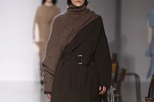 Где купить красивое коричневое пальто Где купить красивое коричневое пальто