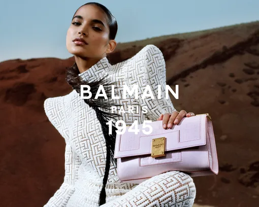 Рекламная кампания сумки Balmain 1945 Рекламная кампания сумки Balmain 1945
