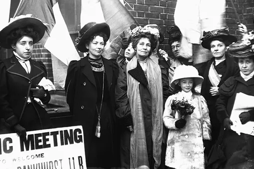 А ну-ка, девочки: как феминизм стал модным трендом А ну-ка, девочки: как феминизм стал модным трендом