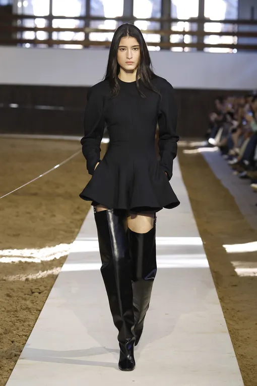 Stella McCartney oсень-зима 2026/27 Stella McCartney oсень-зима 2026/27