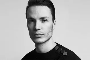 Максим Симонс — новый креативный директор Azzaro Максим Симонс — новый креативный директор Azzaro