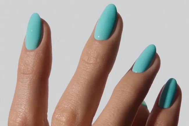Любимый цвет маникюра миллениалов снова в моде