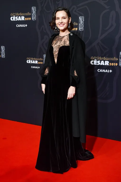 Виржини Ледуайен Виржини Ледуайен