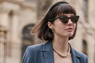 Где покупать и как носить самый модный аксессуар сезона — широкий ободок