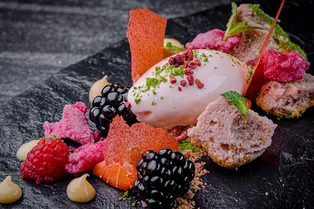 Где съесть зимнюю вишню и мороженое из желудей: 3 главных ужина недели