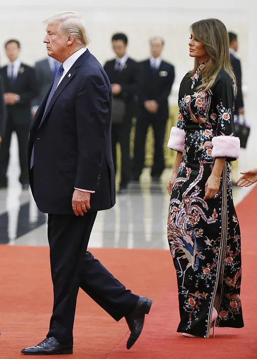 Мелания Трамп в платье Gucci на приеме в Китае