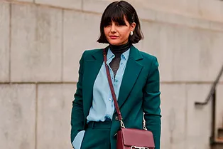 Power woman: какие брючные костюмы носят звезды стритстайла