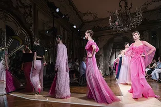 12 cамых красивых платьев с Недели высокой моды в Париже