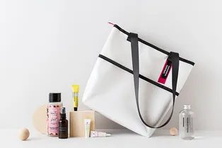 Сделайте заказ в «Самокате» и получите в подарок «осознанный» бьюти-бокс Grazia