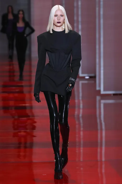 Versace осень-зима 2022/23 Versace осень-зима 2022/23