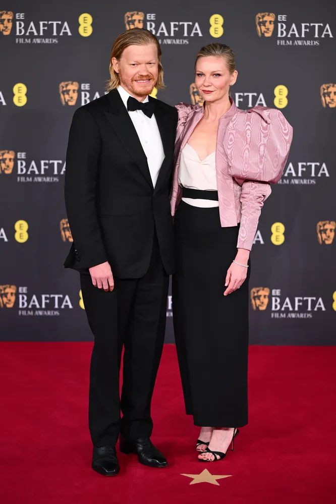 Джесси Племонс и Кирстен Данст