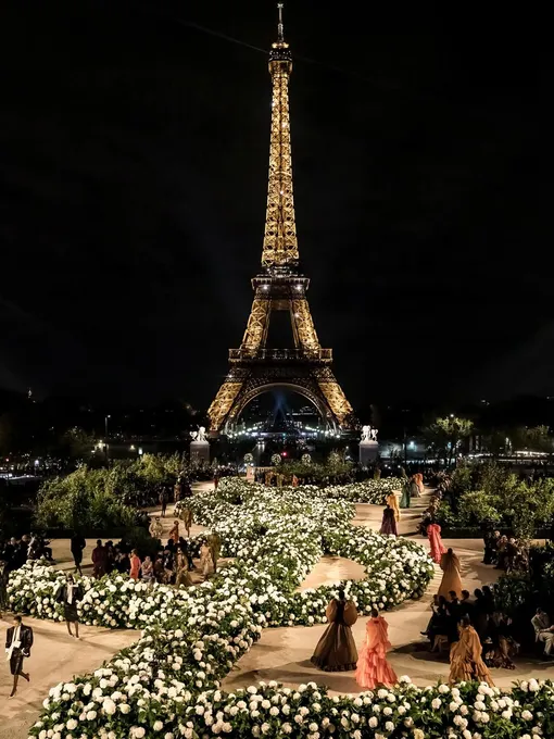 Saint Laurent весна-лето 2026 Saint Laurent весна-лето 2026