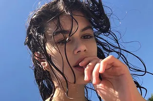 Как реанимировать сухие волосы после отпуска