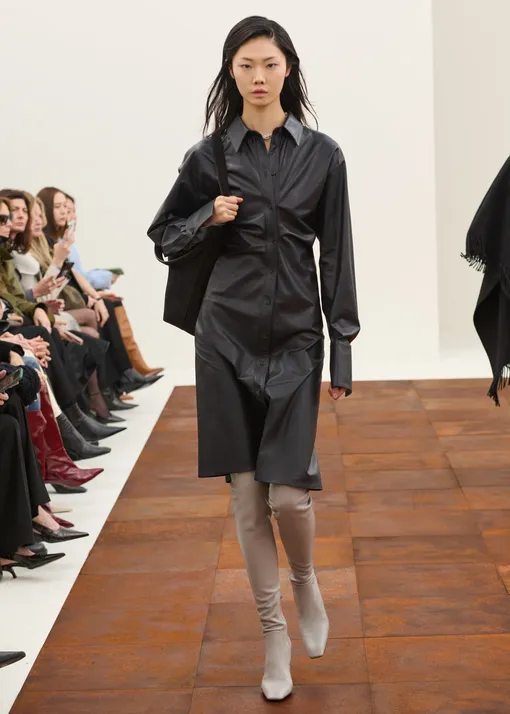 Toteme осень-зима 2025/26 Toteme осень-зима 2025/26