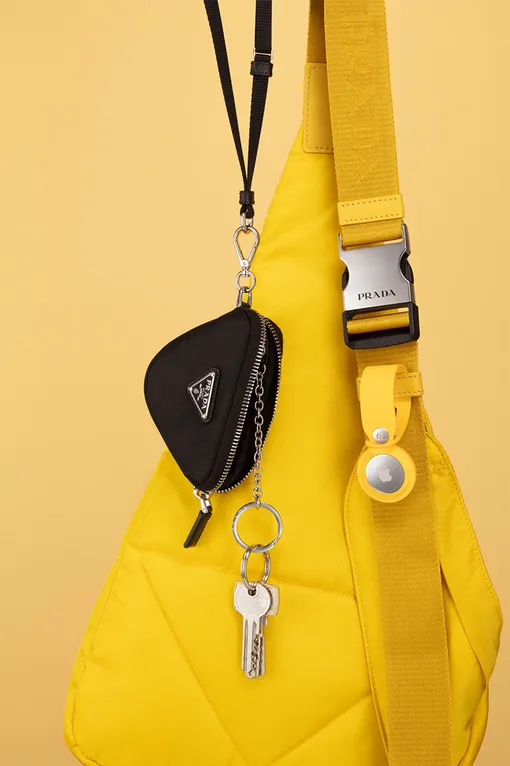 Рюкзак из переработанного нейлона и кожи, брелок из переболтанного нейлона, Prada Рюкзак из переработанного нейлона и кожи, брелок из переболтанного нейлона, Prada