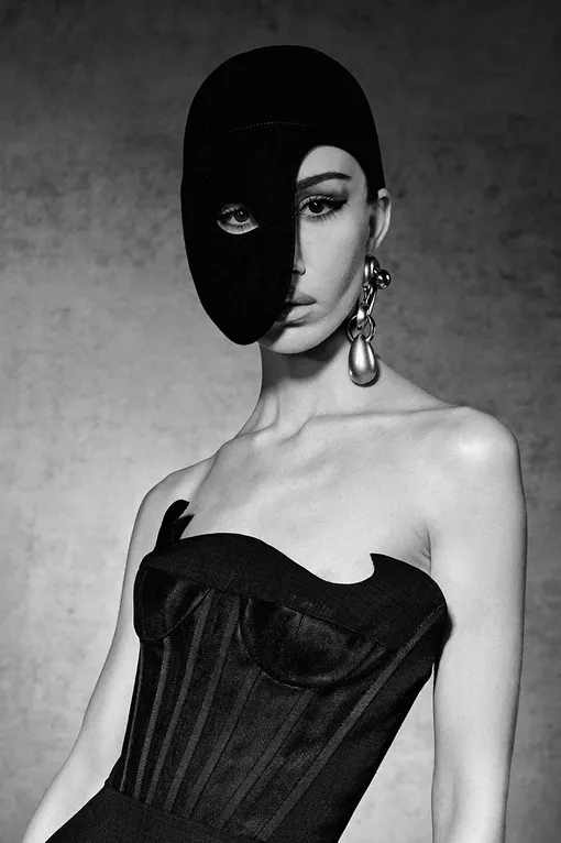 SCHIAPARELLI весна-лето 2022 SCHIAPARELLI весна-лето 2022