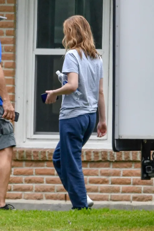 А теперь — шатенка