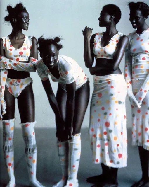 Яеи Кусама и Иссей Мияке, «Dots Obsession on A-POC», 1999–2000 гг. Яеи Кусама и Иссей Мияке, «Dots Obsession on A-POC», 1999–2000 гг.