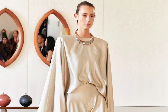 Вам нужно всего одно платье, чтобы встретить праздничный сезон во всеоружии